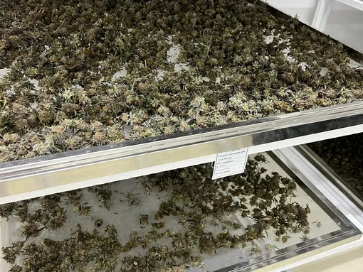 Drying trays