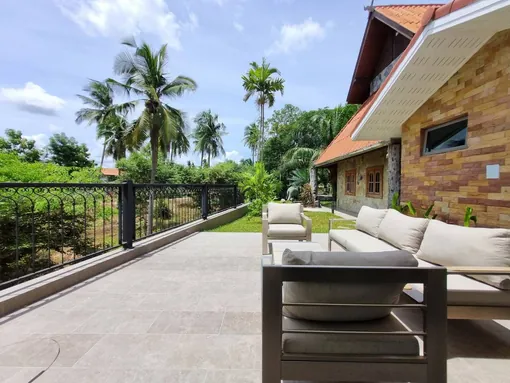 Terrace lounge