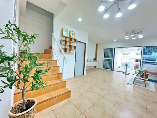Chaiyapruek Road, 2 Bedroom Townhouse for Sale photo 13