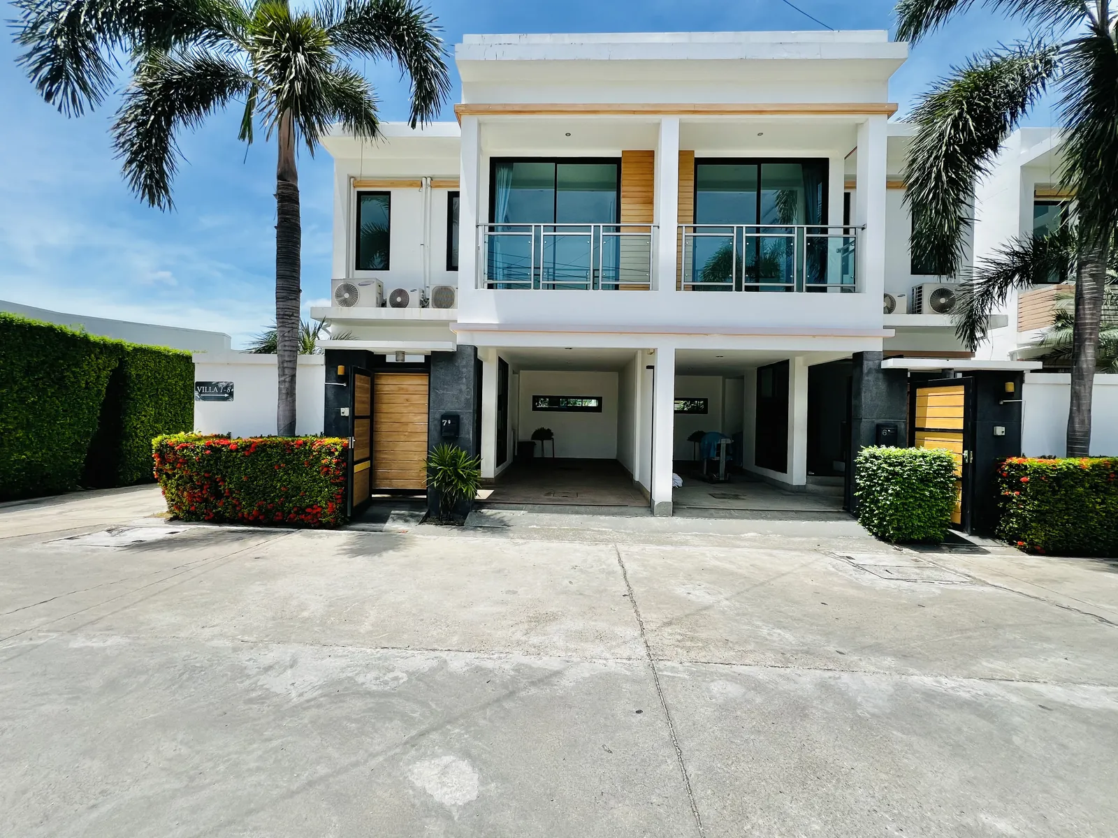 Tropicana, 3 Bedroom Pool Villa for Sale in Jomtien