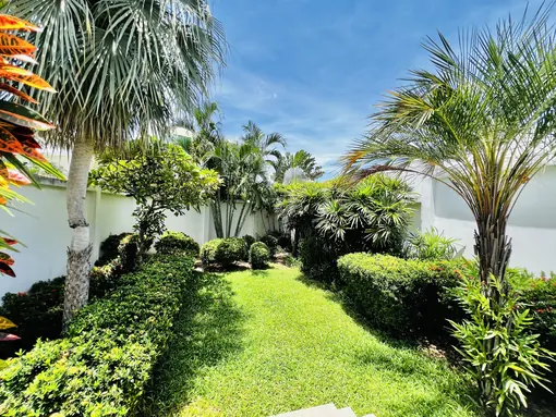 Tropicana, 3 Bedroom Pool Villa for Sale in Jomtien photo 12