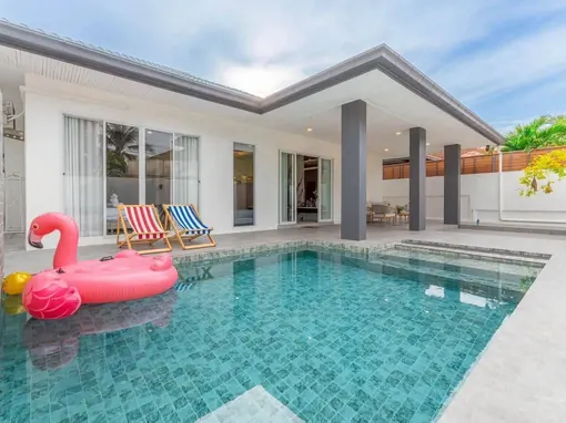 Chaiyapruek Road, 4 Bedroom Pool Villa for Sale or Rent