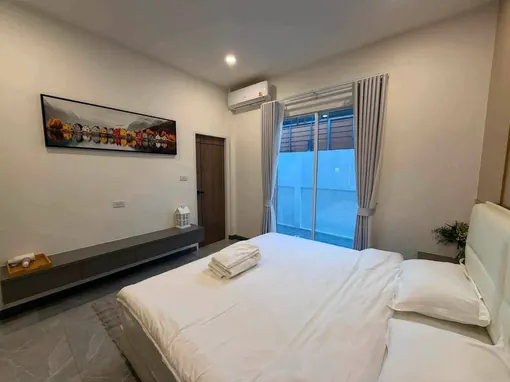 Chaiyapruek Road, 4 Bedroom Pool Villa for Sale or Rent photo 6
