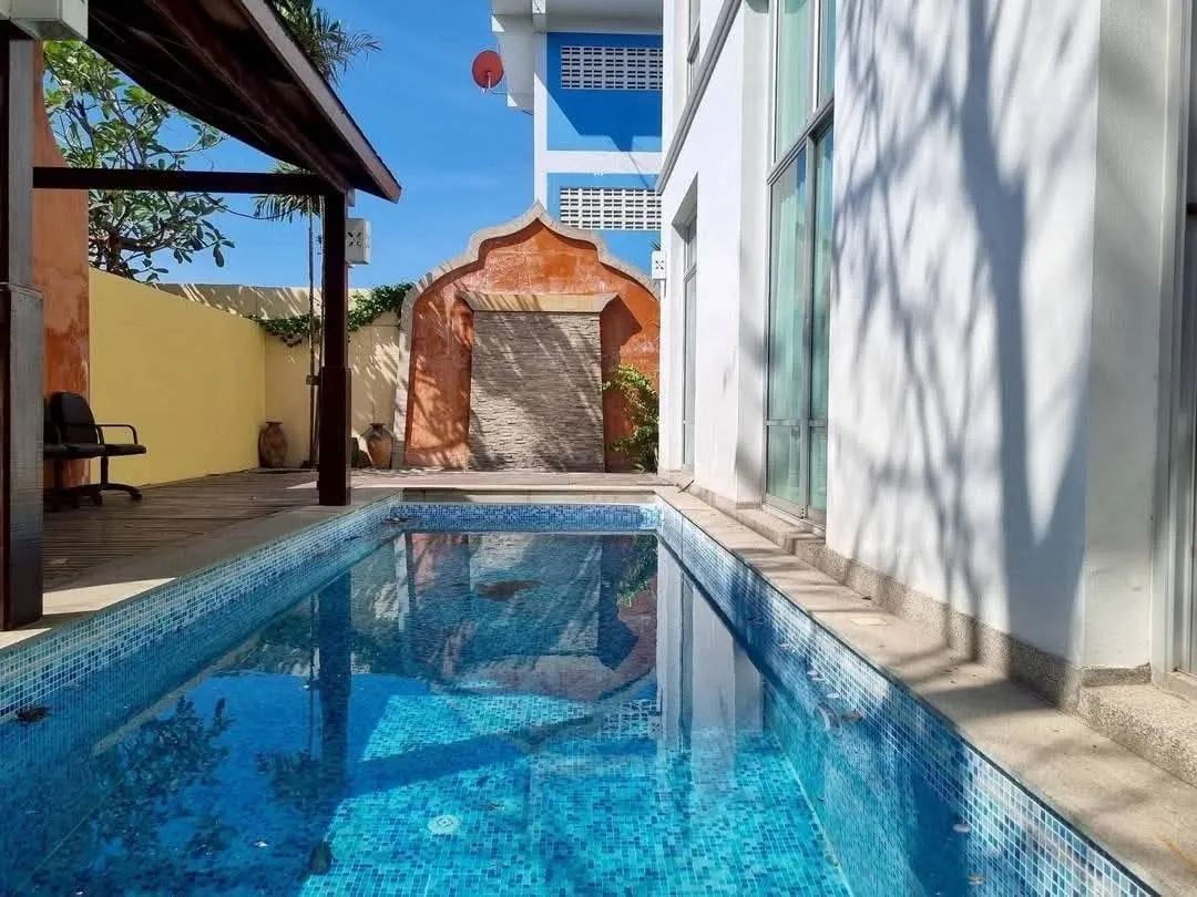 4 Bedroom Pool Villa to Rent on Sukhumvit Road, Pattaya