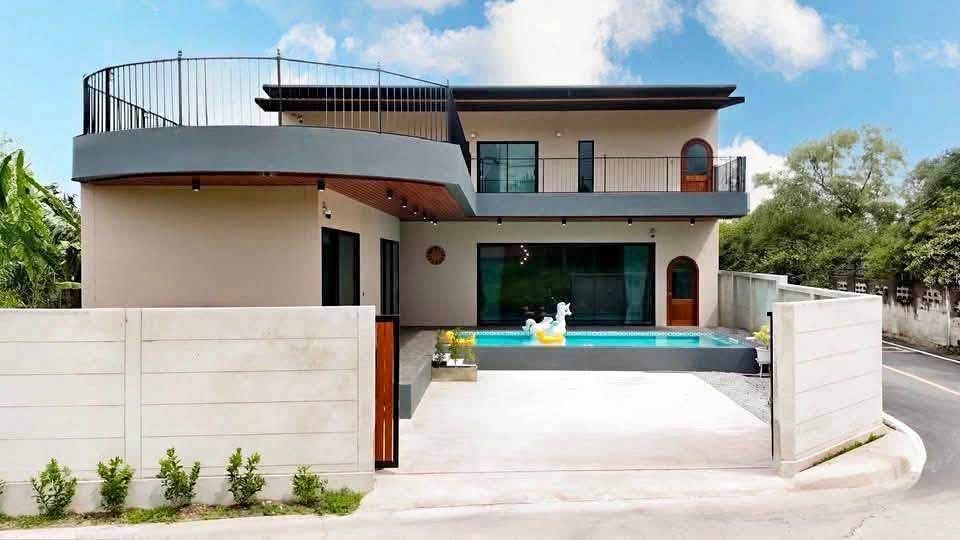 4 Bedroom Pool Villa to Rent in Bang Lamung