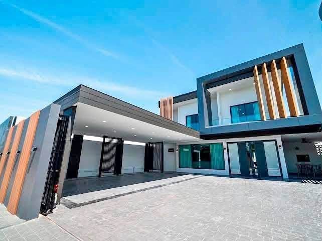 5 Bedroom Pool Villa to Rent in Jomtien