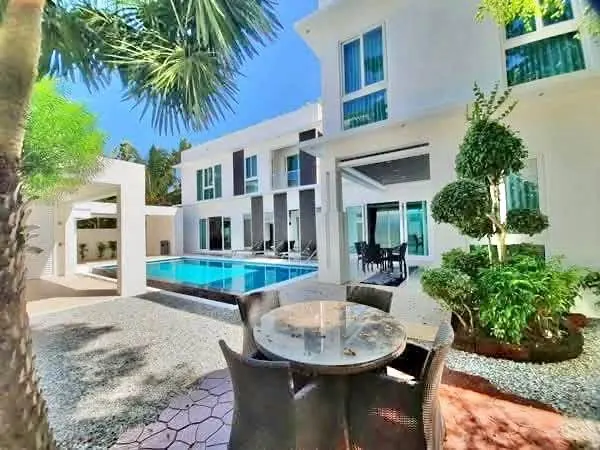 5 Bedroom Pool Villa for Sale in Jomtien photo 2