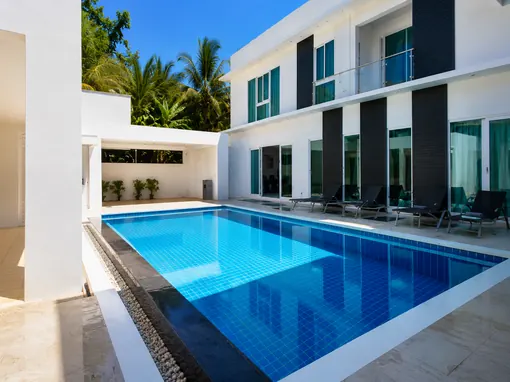 5 Bedroom Pool Villa for Sale in Jomtien