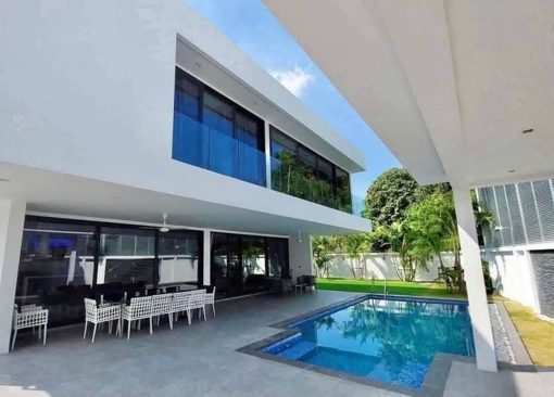 6 Bedroom Pool Villa for Sale or Rent in Pratumnak photo 2