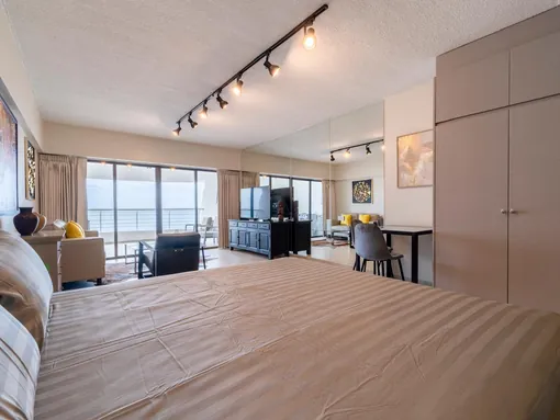 Metro Jomtien Condotel, 57 sqm Sea View Studio, 15th Floor photo 5