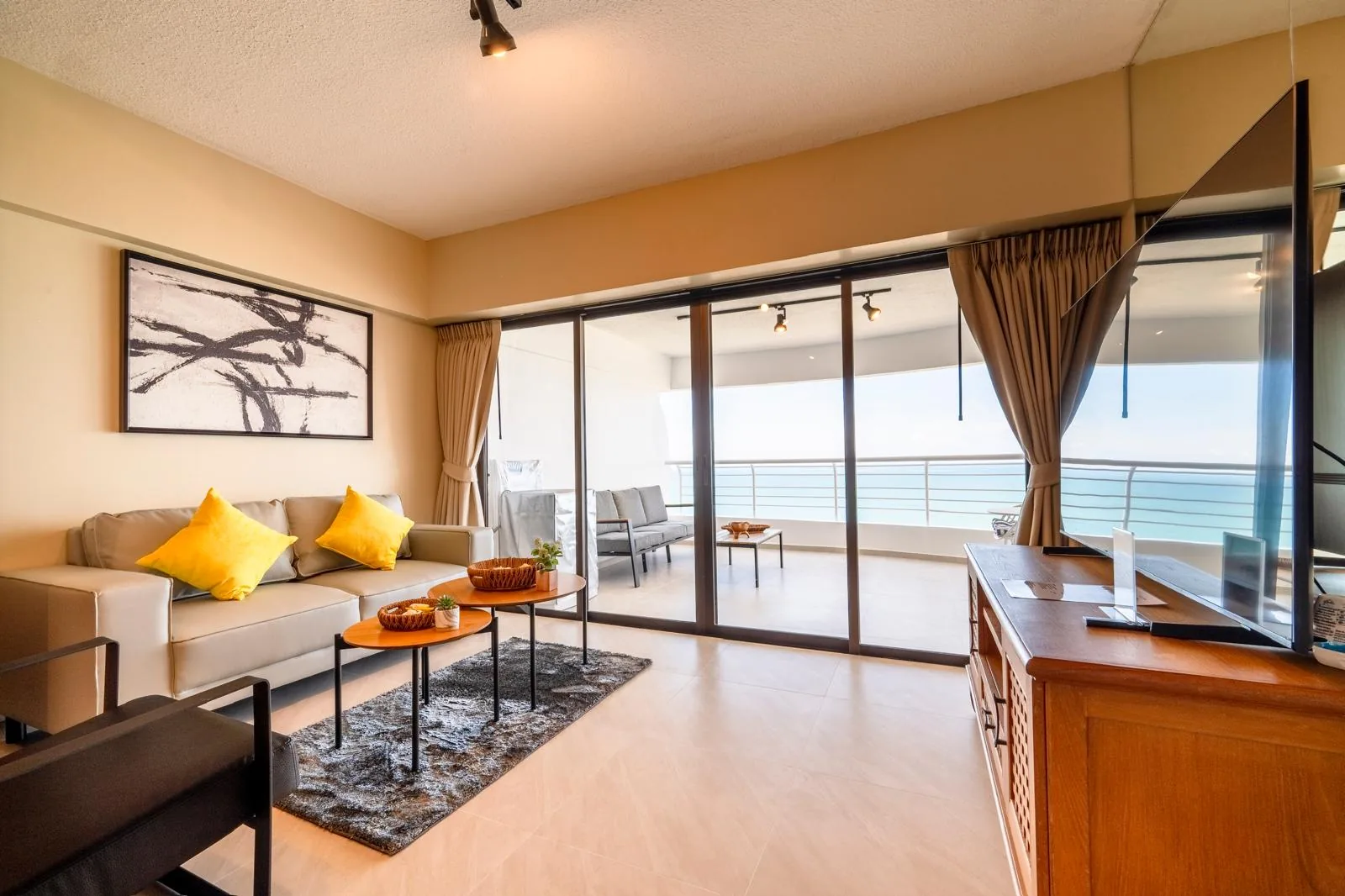Metro Jomtien Condotel, 57 sqm Sea View Studio, 19th Floor