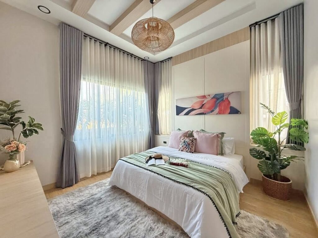 3 Bedroom Single-Story American Style Farmhouse For Sale