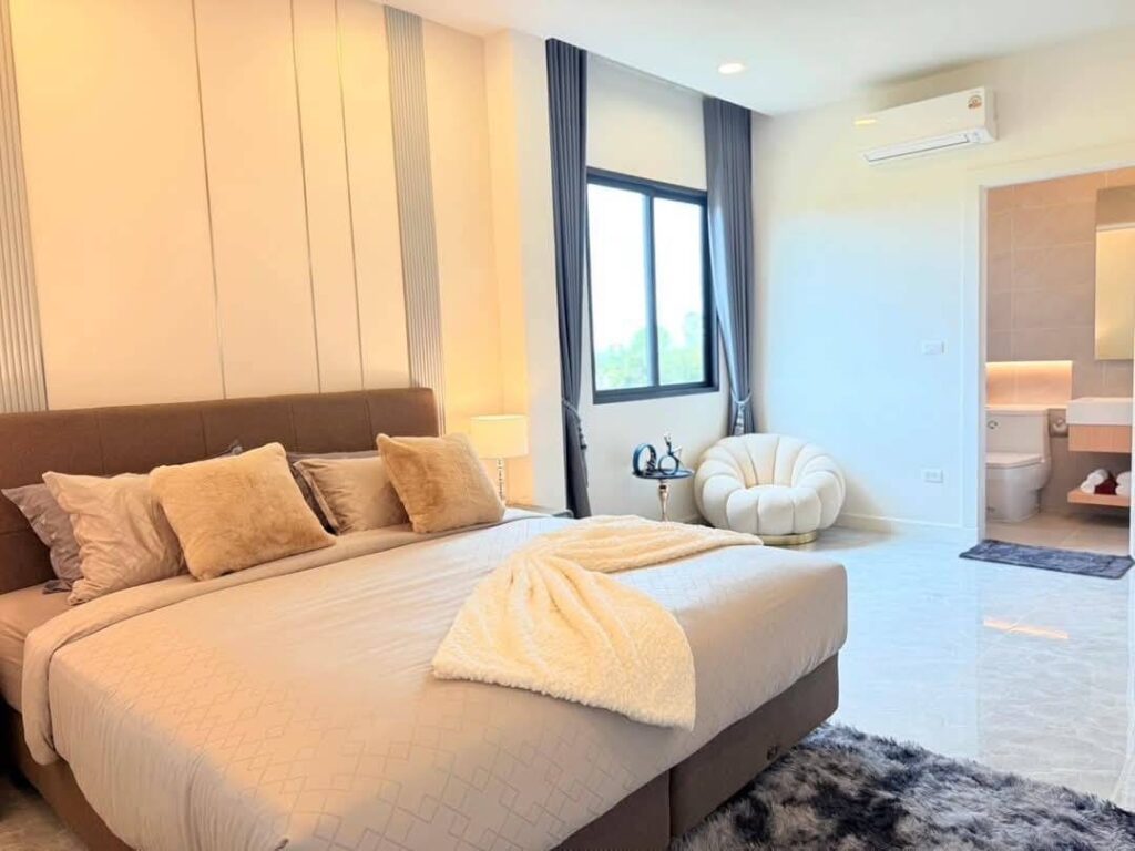 5 Bedroom Luxurious Pool Villa For Sale
