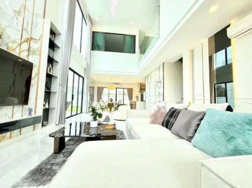 5 Bedroom Luxurious Pool Villa For Sale photo 12